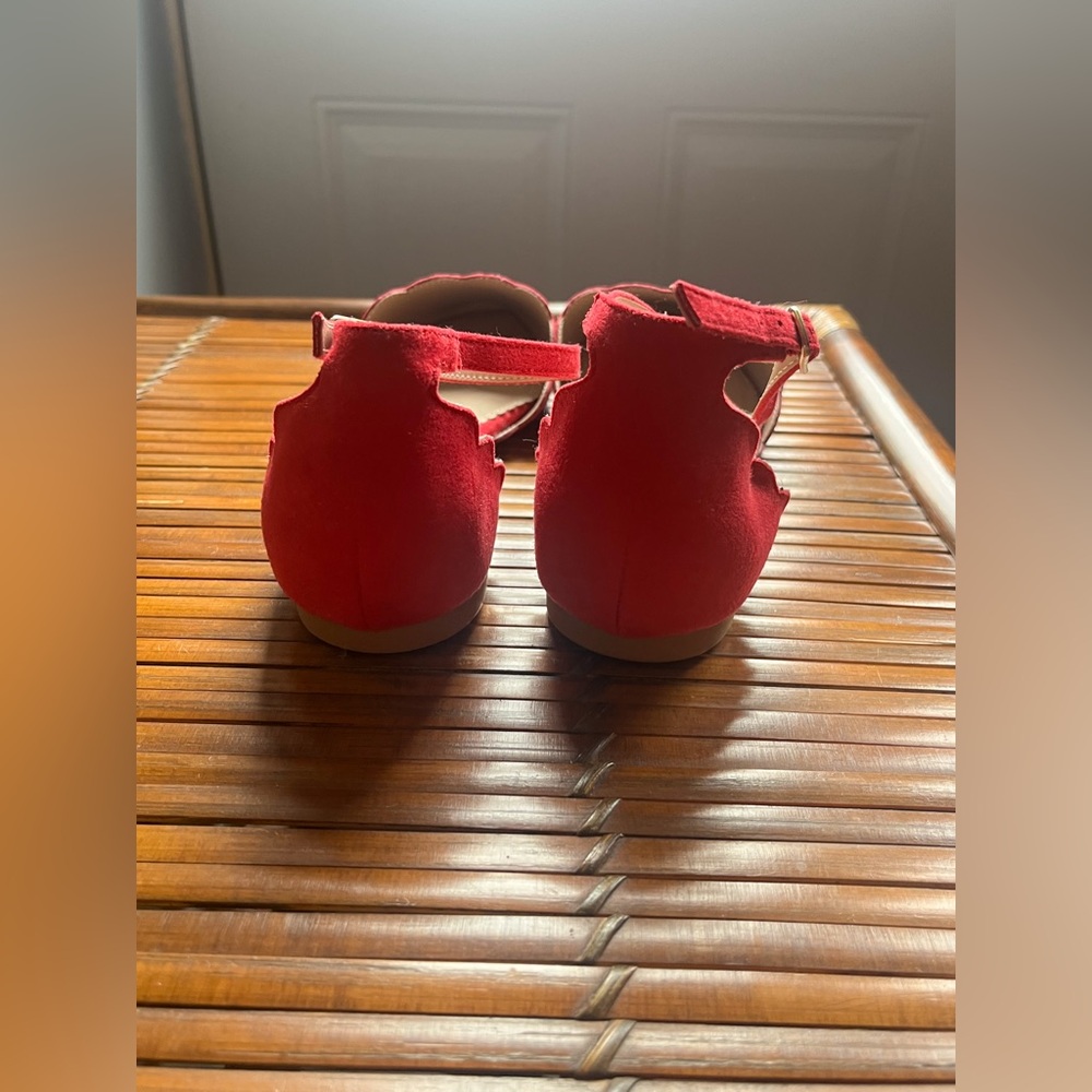 Brand New Isaac Mizrahi Red Scalloped Ankle Strap Flats Size 10 - Picture 6 of 8